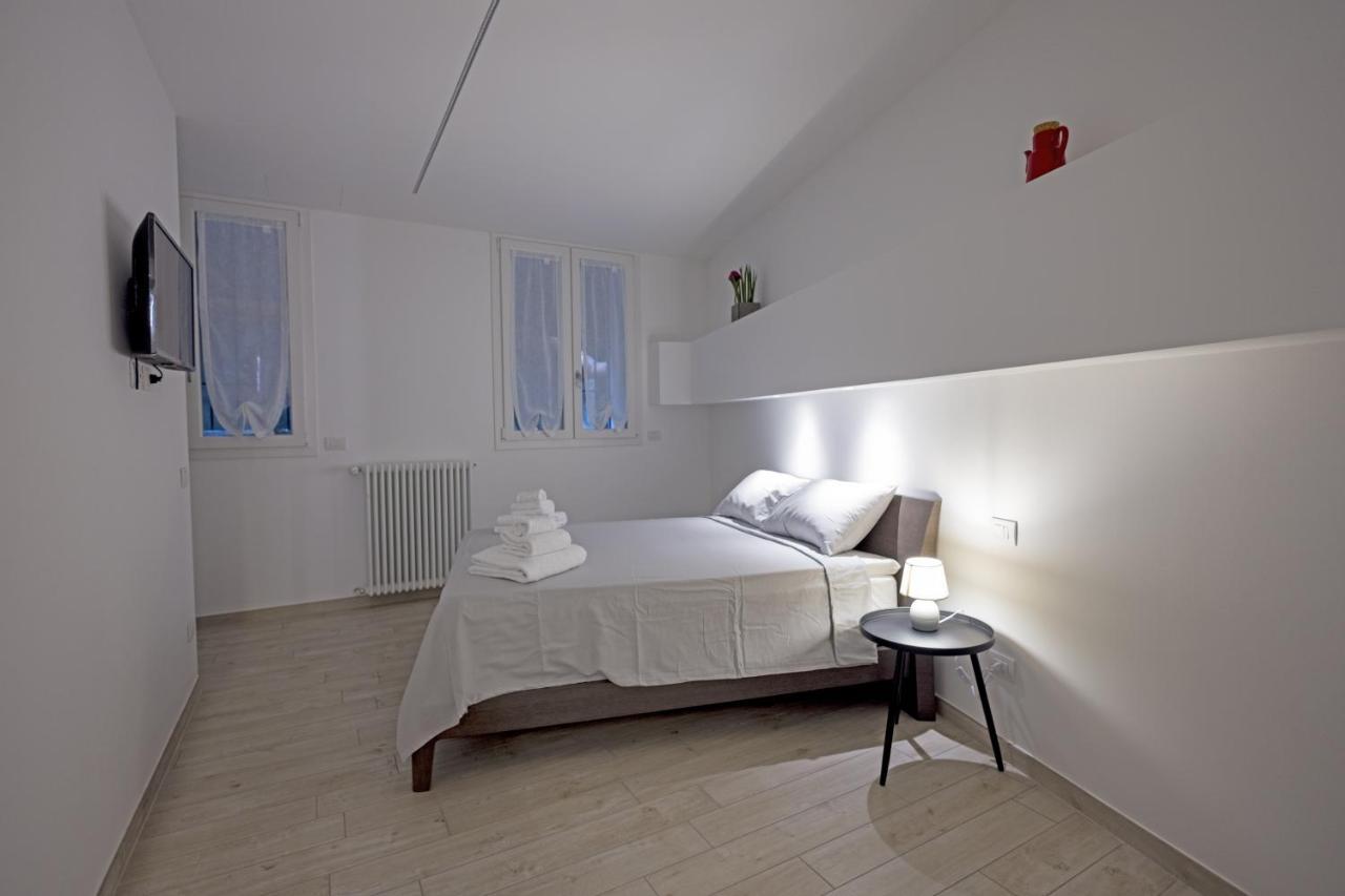 Ferienwohnung Loft La Sedia Rossa - Centro Storico Mailand Exterior foto
